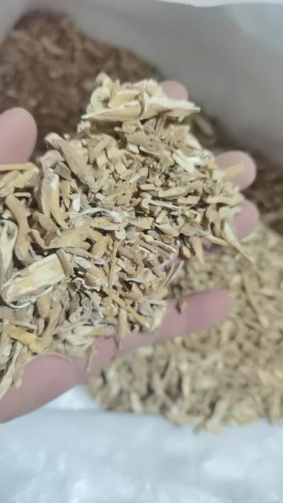 大量出售黄芪棍棍药厂配料
