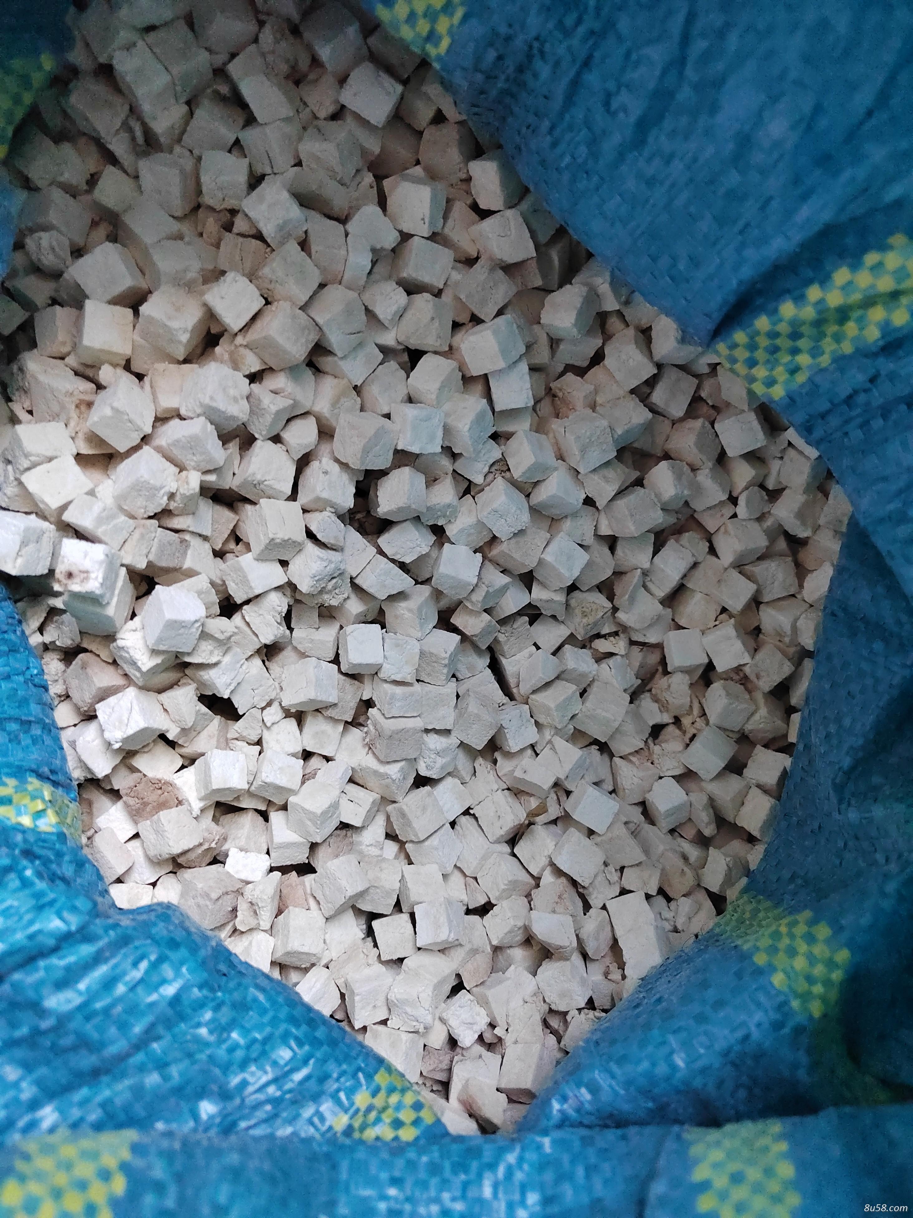 1.0的茯苓丁统丁干货 共有3吨左右