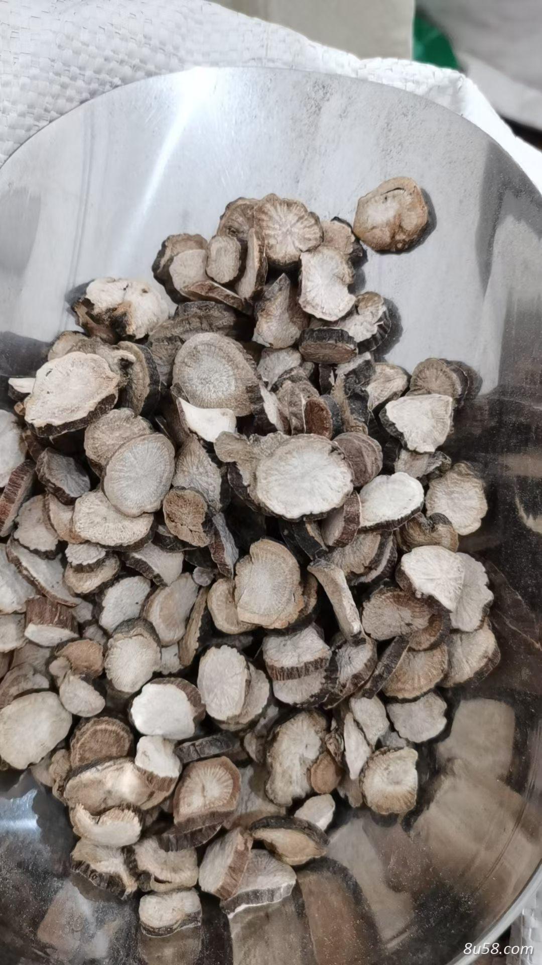 赤芍和白芍的区别是什么？赤芍的功效与作用是什么？赤芍的搭配有哪些？ ‌
